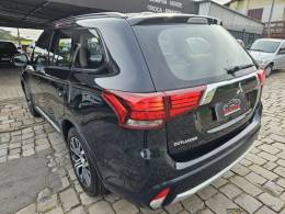 MITSUBISHI - OUTLANDER - 2015/2016 - Preta - R$ 87.900,00