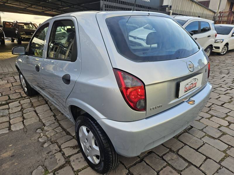 CHEVROLET - CELTA - 2008/2009 - Prata - R$ 24.900,00