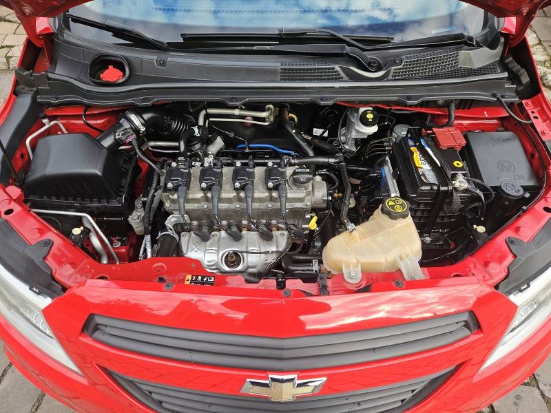 CHEVROLET - ONIX - 2016/2017 - Vermelha - R$ 47.900,00