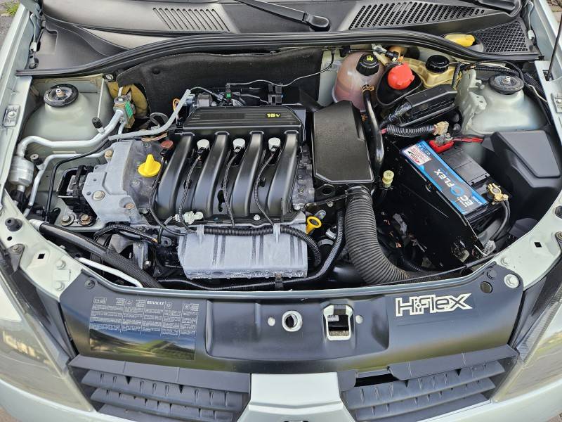 RENAULT - CLIO - 2007/2008 - Prata - R$ 25.900,00