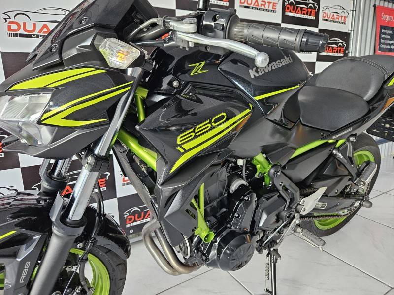 KAWASAKI - Z650 SE - 2020/2021 - Preta - R$ 38.900,00