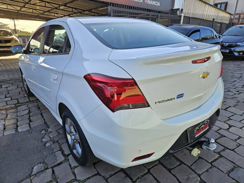 CHEVROLET - PRISMA - 2017/2018 - Branca - R$ 63.900,00