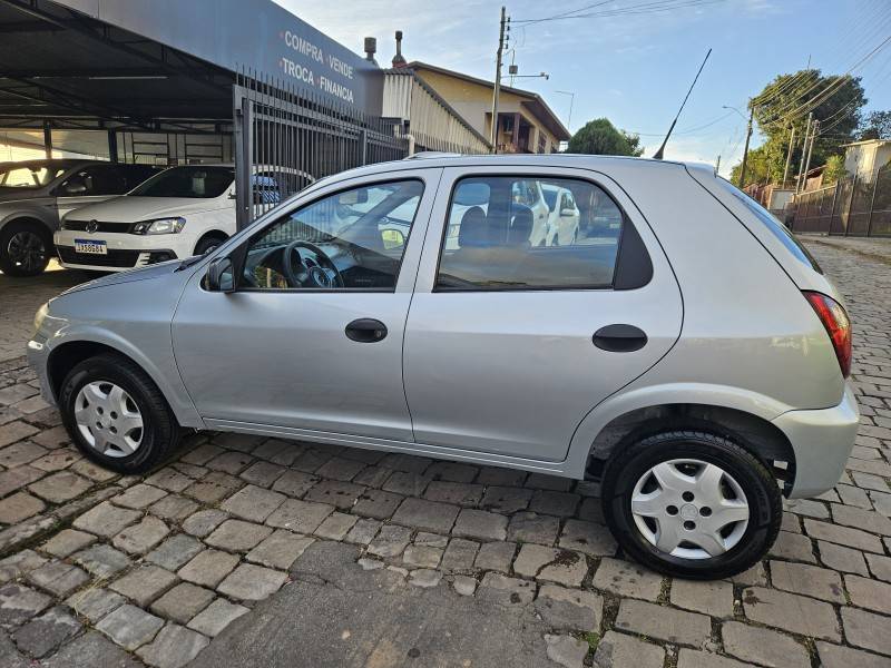 CHEVROLET - CELTA - 2008/2009 - Prata - R$ 24.900,00