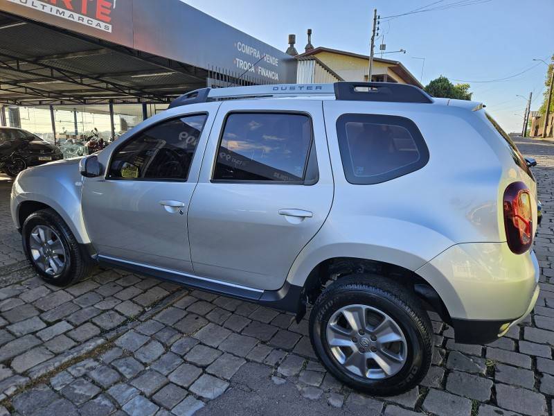 RENAULT - DUSTER - 2018/2019 - Prata - R$ 69.900,00