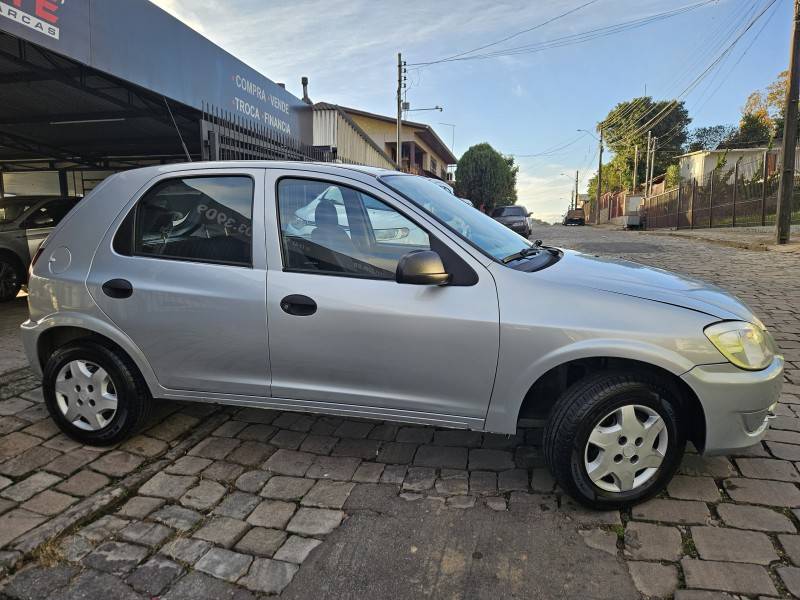 CHEVROLET - CELTA - 2008/2009 - Prata - R$ 24.900,00