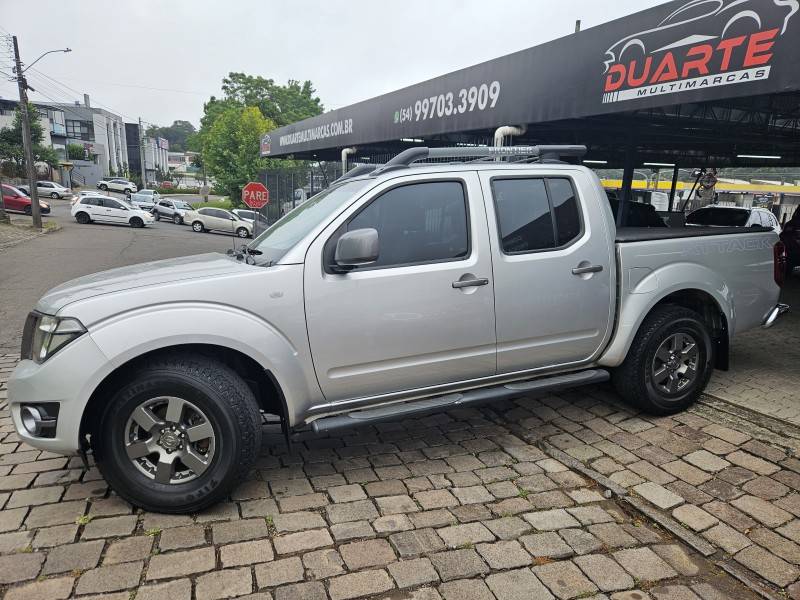 NISSAN - FRONTIER - 2013/2014 - Prata - R$ 89.900,00