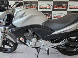 HONDA - CB 300R - 2009/2010 - Prata - R$ 13.500,00