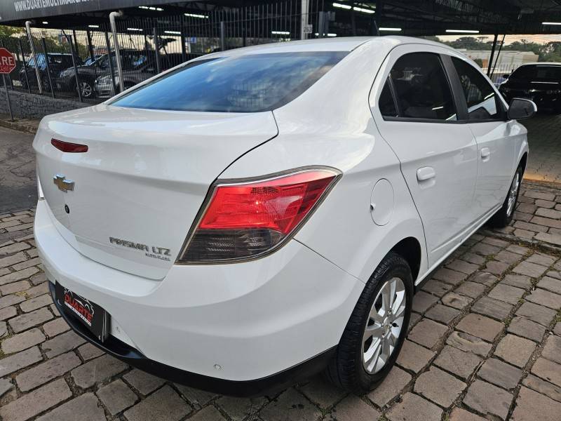CHEVROLET - PRISMA - 2015/2016 - Branca - R$ 57.900,00