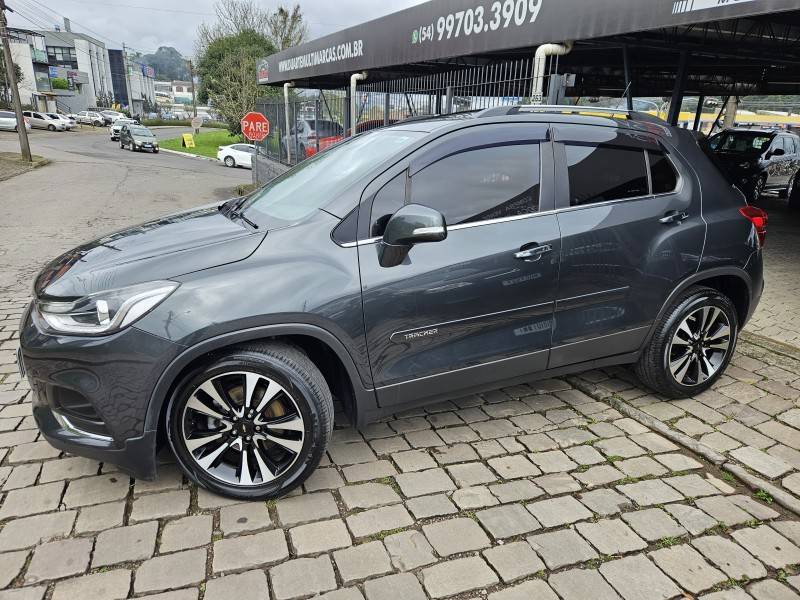 CHEVROLET - TRACKER - 2018/2018 - Cinza - R$ 93.900,00