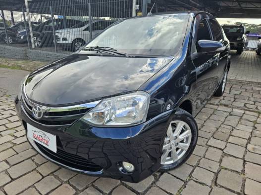 TOYOTA - ETIOS - 2016/2017 - Preta - R$ 61.900,00