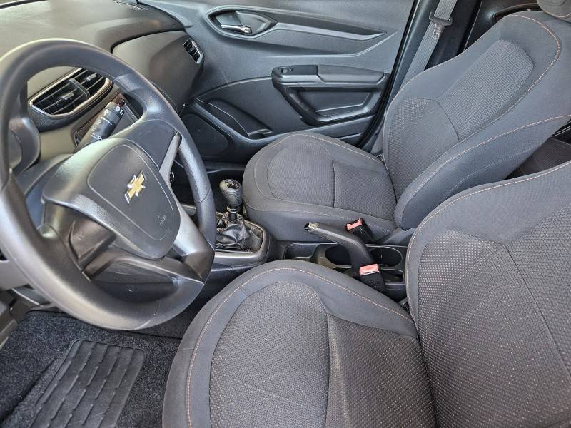 CHEVROLET - ONIX - 2013/2013 - Preta - R$ 43.900,00