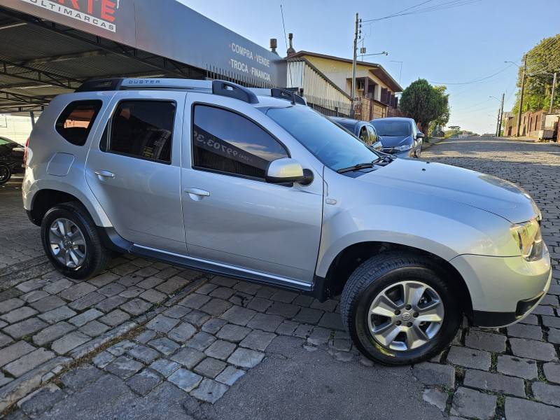 RENAULT - DUSTER - 2018/2019 - Prata - R$ 69.900,00