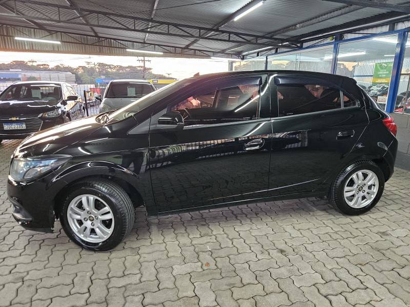 CHEVROLET - ONIX - 2013/2013 - Preta - R$ 43.900,00
