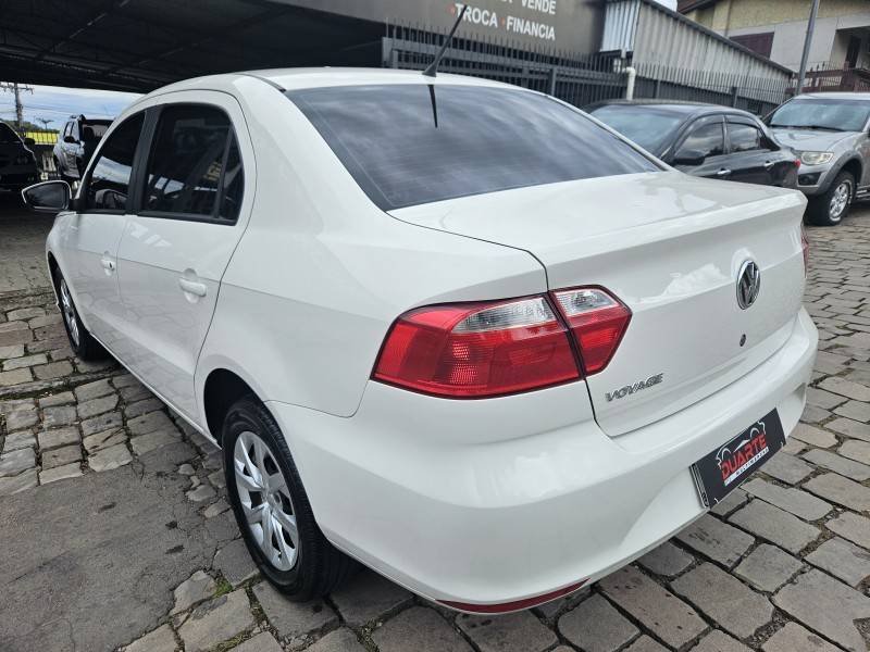 VOLKSWAGEN - VOYAGE - 2018/2019 - Branca - R$ 47.900,00