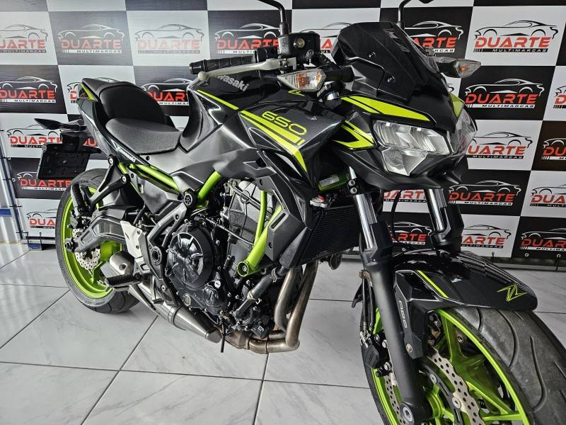 KAWASAKI - Z650 SE - 2020/2021 - Preta - R$ 38.900,00