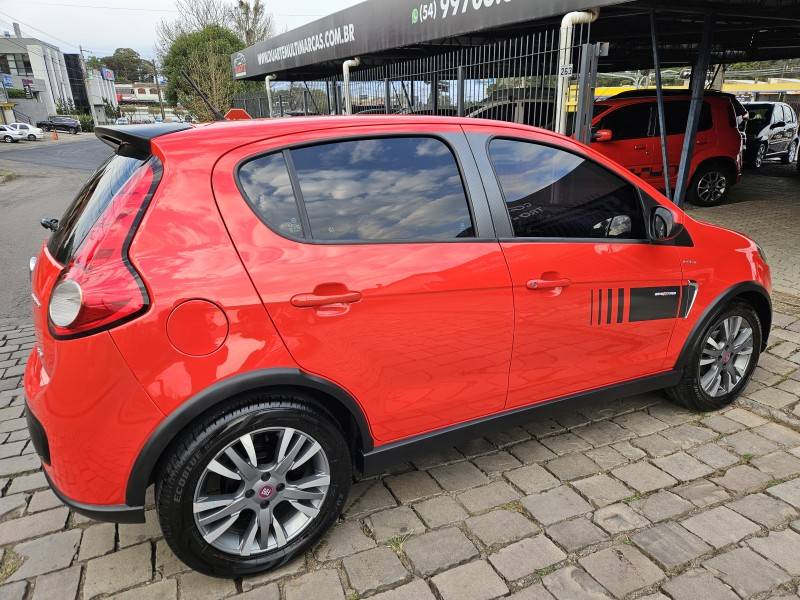 FIAT - PALIO - 2012/2012 - Vermelha - R$ 37.900,00