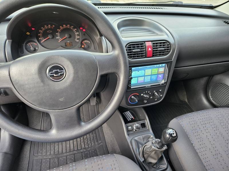 CHEVROLET - CORSA - 2010/2011 - Branca - R$ 31.900,00