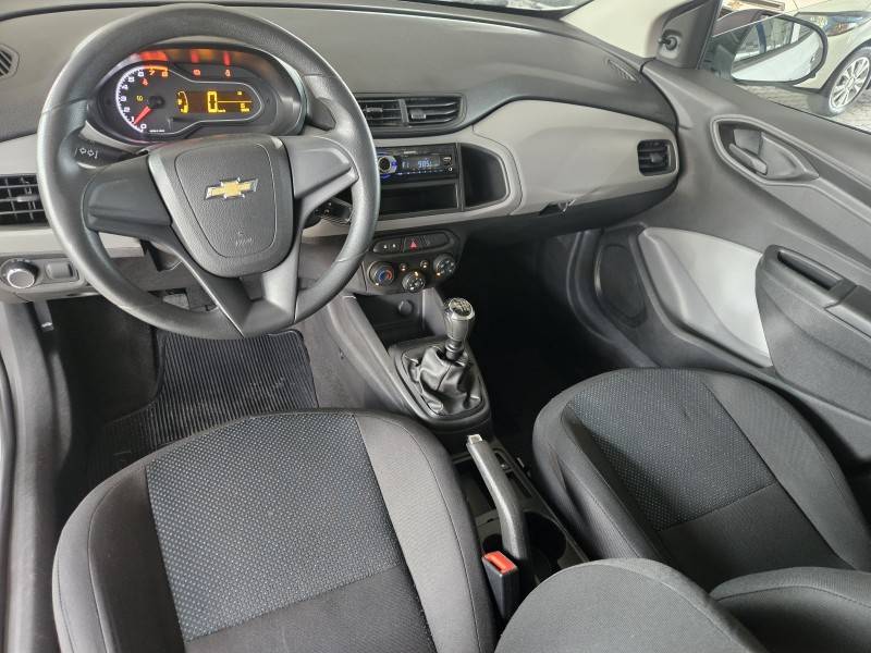 CHEVROLET - ONIX - 2018/2018 - Branca - R$ 48.900,00