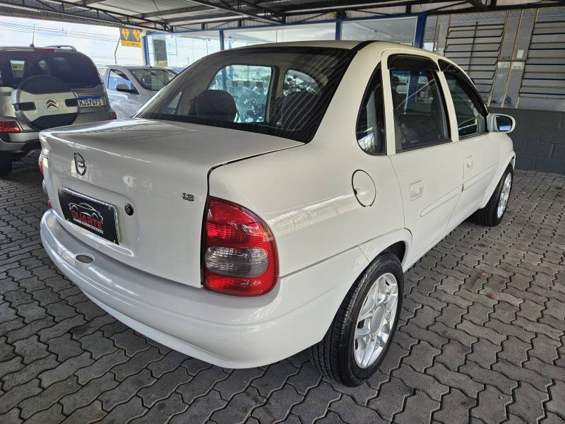 CHEVROLET - CLASSIC - 2005/2005 - Branca - R$ 21.900,00