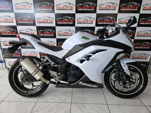 KAWASAKI - NINJA 300 - 2014/2015 - Branca - R$ 21.900,00