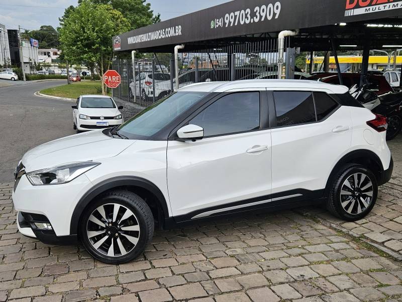 NISSAN - KICKS - 2016/2017 - Branca - R$ 81.900,00
