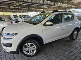 RENAULT - SANDERO - 2014/2015 - Branca - R$ 45.900,00