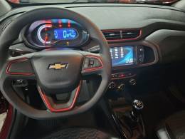 CHEVROLET - ONIX - 2017/2018 - Vermelha - R$ 62.900,00