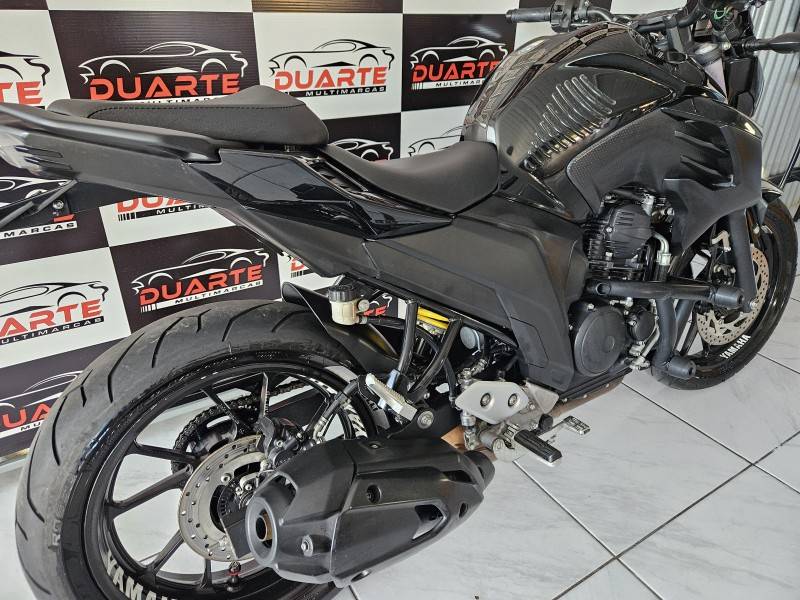 YAMAHA - FAZER - 2018/2018 - Preta - R$ 18.900,00