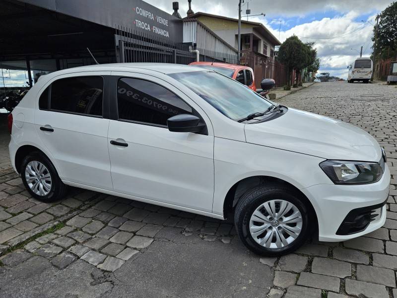 VOLKSWAGEN - GOL - 2017/2017 - Branca - R$ 45.900,00