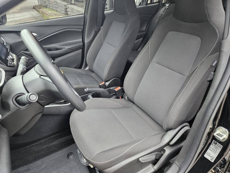 CHEVROLET - ONIX - 2024/2025 - Preta - R$ 77.900,00