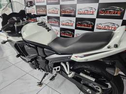 SUZUKI - GSX - 2011/2012 - Branca - R$ 29.900,00