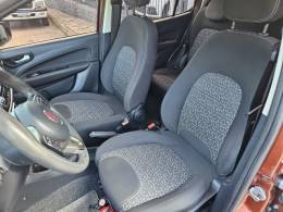 FIAT - UNO - 2015/2016 - Laranja - R$ 49.900,00