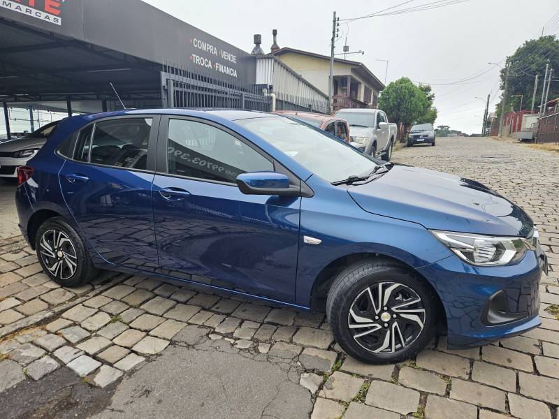 CHEVROLET - ONIX - 2023/2024 - Azul - R$ 72.900,00