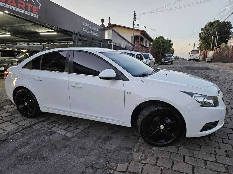 CHEVROLET - CRUZE - 2013/2014 - Branca - R$ 58.900,00