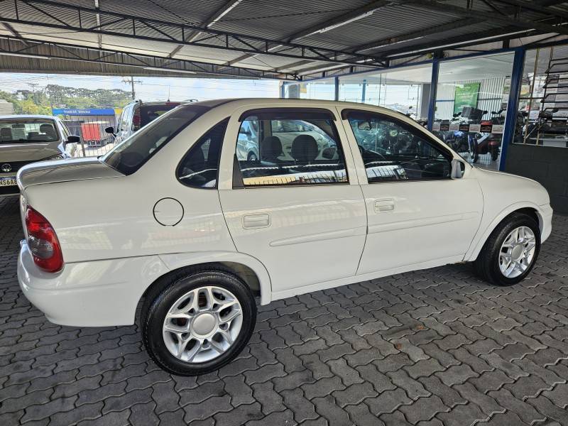 CHEVROLET - CLASSIC - 2005/2005 - Branca - R$ 21.900,00