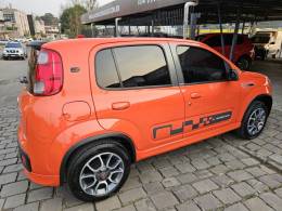 FIAT - UNO - 2011/2012 - Laranja - R$ 37.900,00