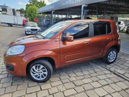 FIAT - UNO - 2015/2016 - Laranja - R$ 49.900,00