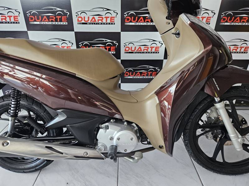 HONDA - BIZ 125 - 2020/2021 - Marrom - R$ 15.500,00