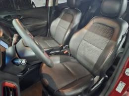 CHEVROLET - ONIX - 2017/2018 - Vermelha - R$ 62.900,00