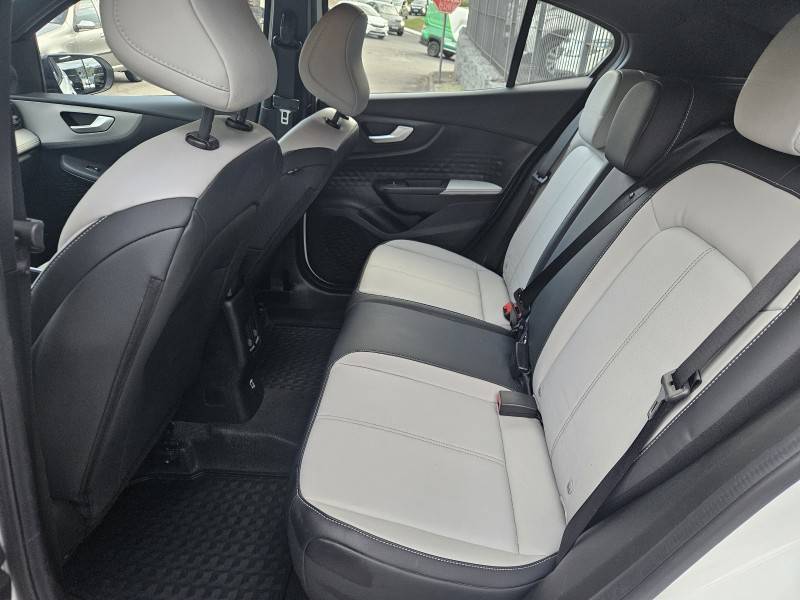 FIAT - FASTBACK - 2024/2025 - Branca - R$ 127.900,00