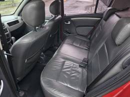 RENAULT - SANDERO - 2010/2011 - Vermelha - R$ 31.900,00