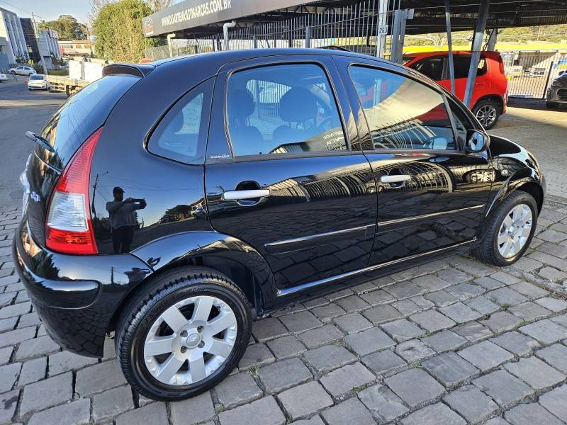 CITROËN - C3 - 2010/2011 - Preta - R$ 31.900,00