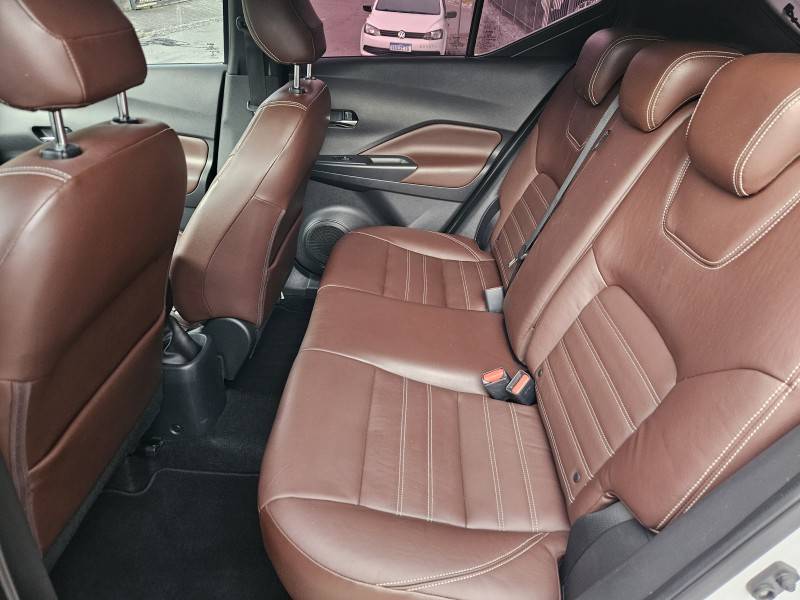 NISSAN - KICKS - 2016/2017 - Branca - R$ 81.900,00