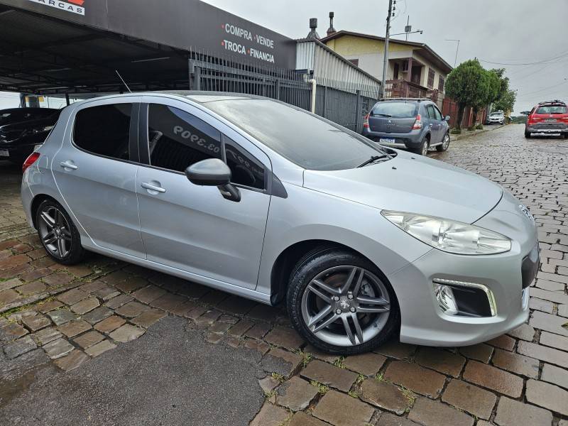 PEUGEOT - 308 - 2013/2014 - Prata - R$ 45.900,00