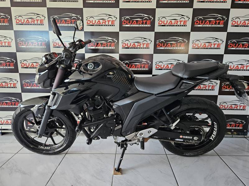 YAMAHA - FAZER - 2018/2018 - Preta - R$ 18.900,00