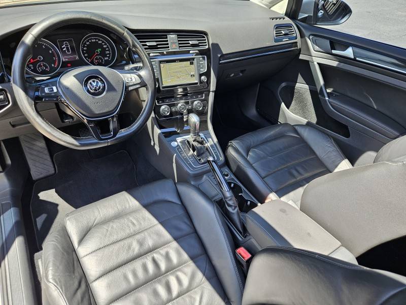 VOLKSWAGEN - GOLF - 2015/2016 - Prata - R$ 88.900,00