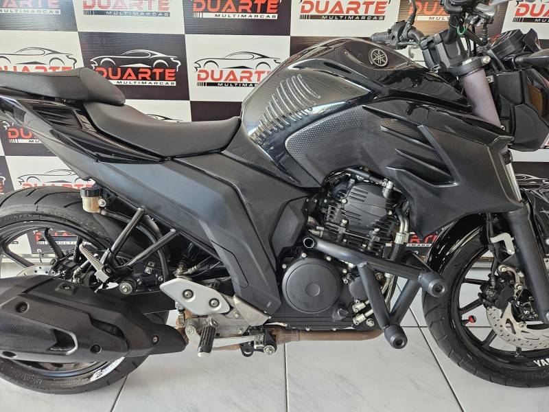 YAMAHA - FAZER - 2018/2018 - Preta - R$ 18.900,00