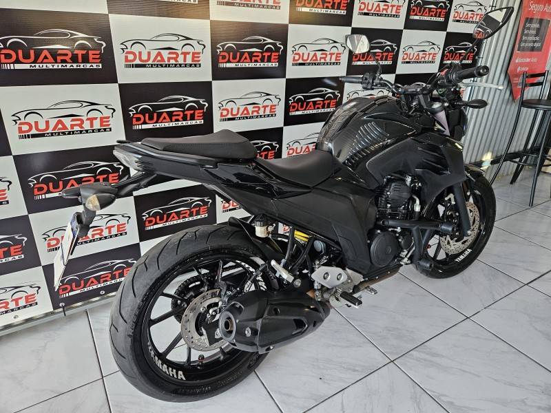 YAMAHA - FAZER - 2018/2018 - Preta - R$ 18.900,00
