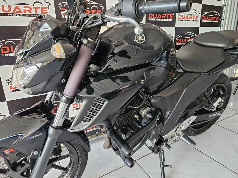 YAMAHA - FAZER - 2018/2018 - Preta - R$ 18.900,00