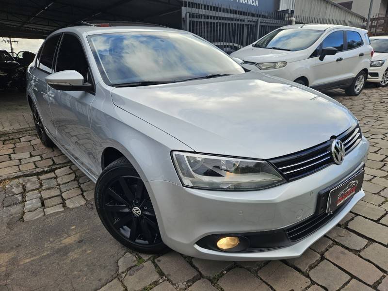 VOLKSWAGEN - JETTA - 2011/2012 - Prata - R$ 59.900,00